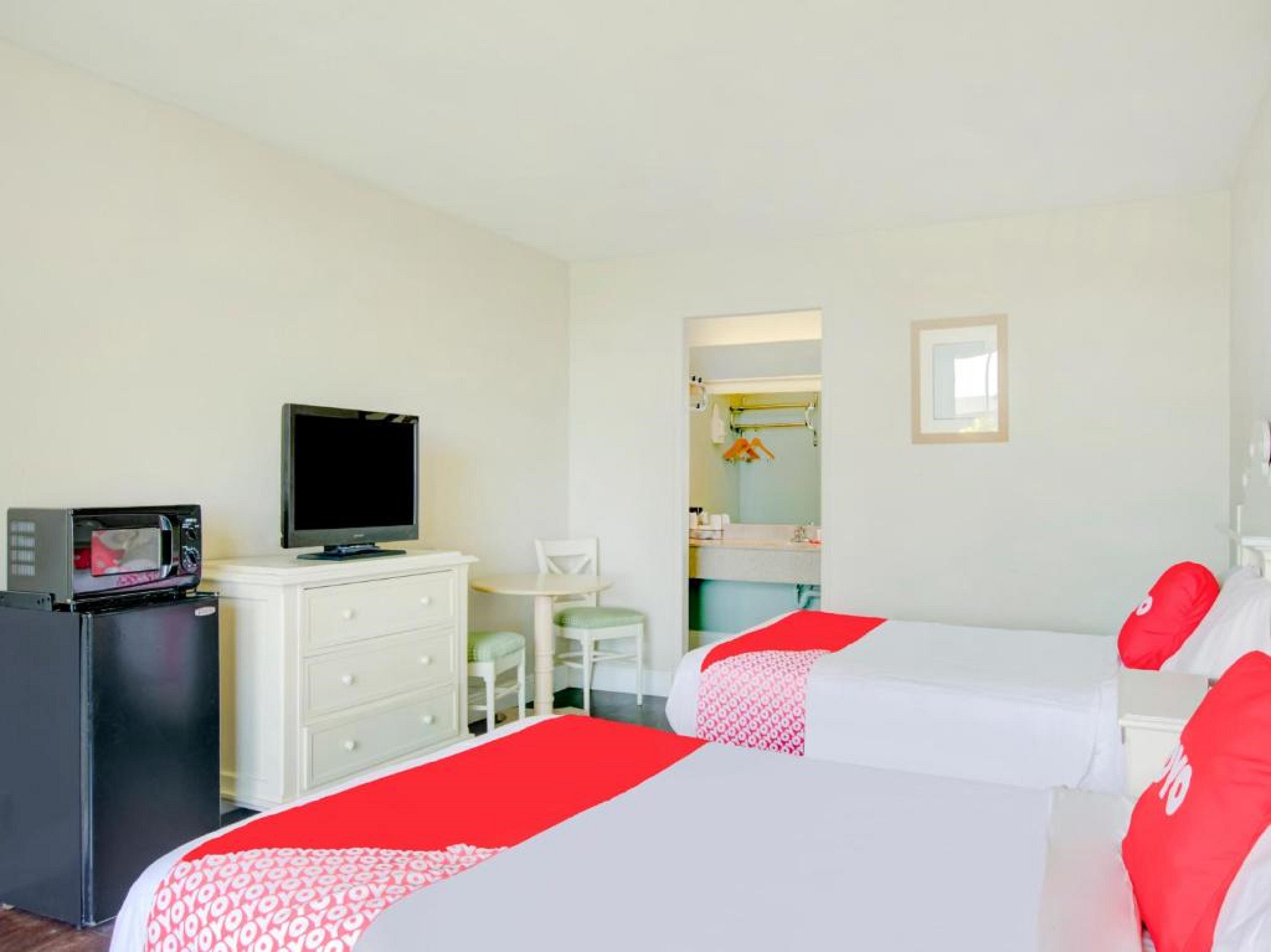 Oyo Hotel Dundee By Crystal Lake Eksteriør billede