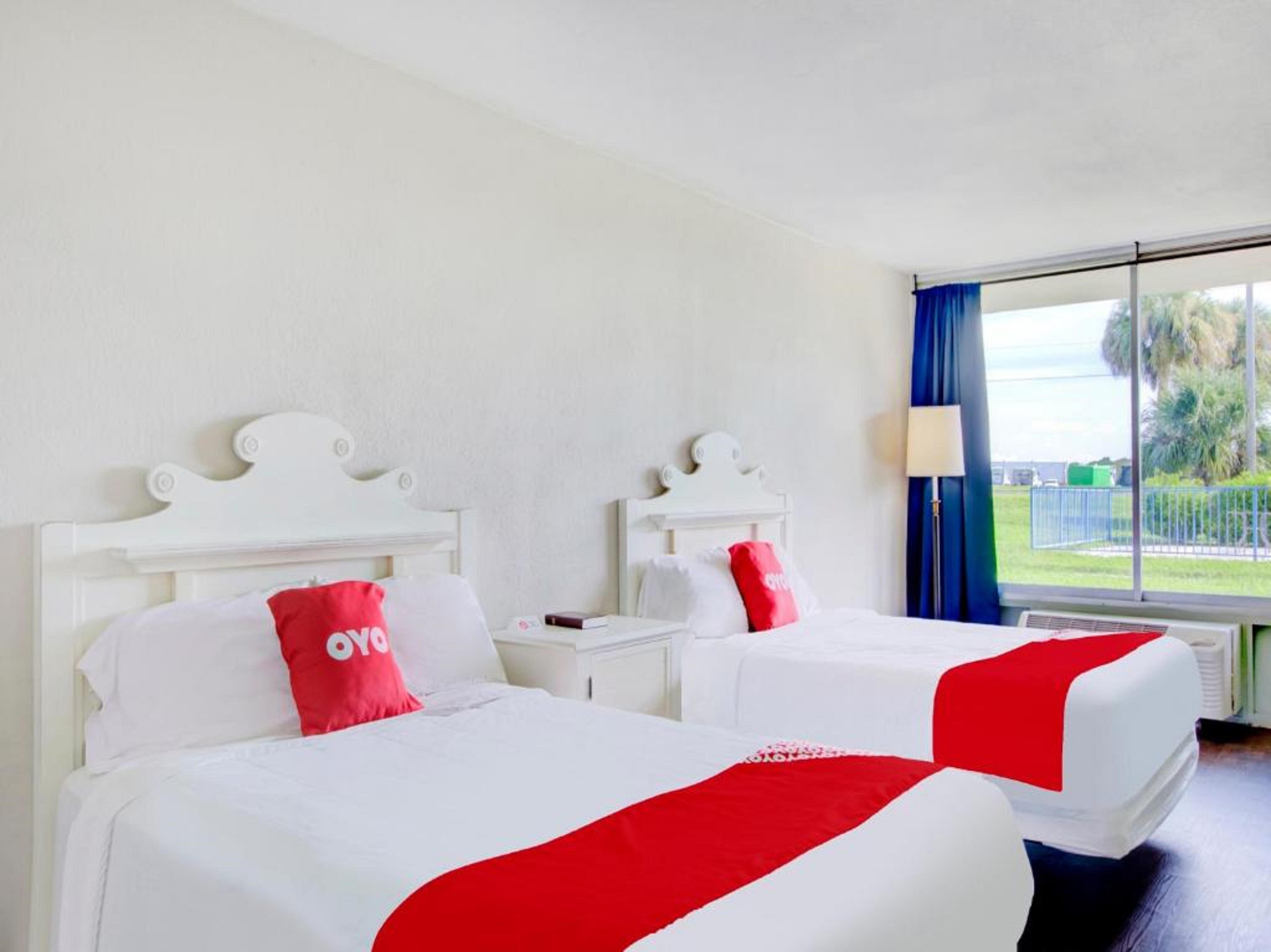 Oyo Hotel Dundee By Crystal Lake Eksteriør billede