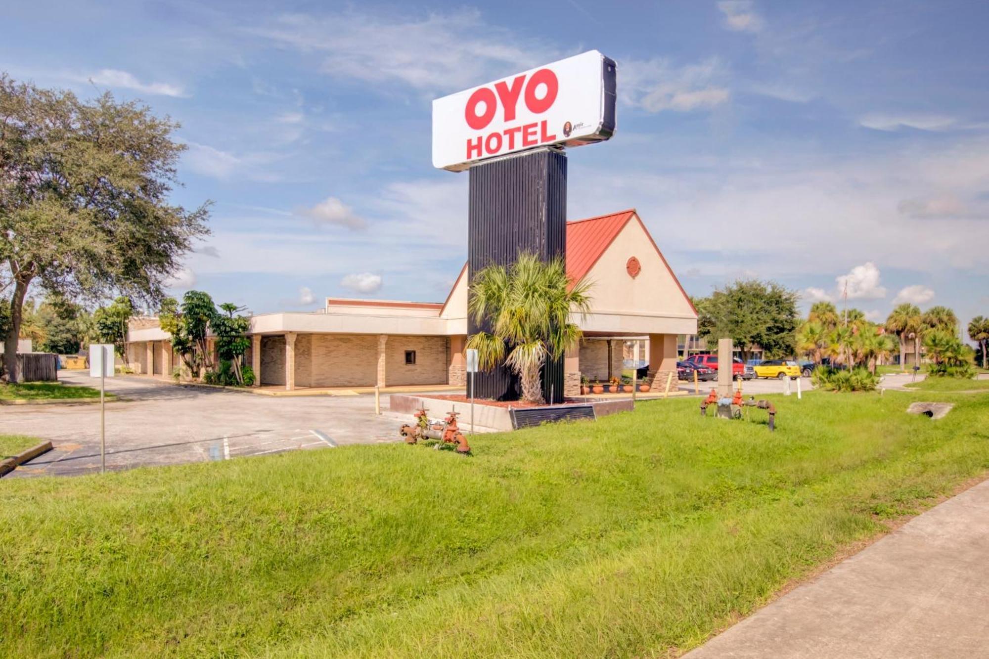 Oyo Hotel Dundee By Crystal Lake Eksteriør billede