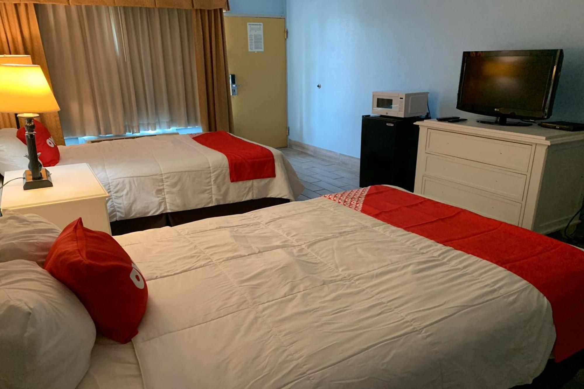 Oyo Hotel Dundee By Crystal Lake Eksteriør billede