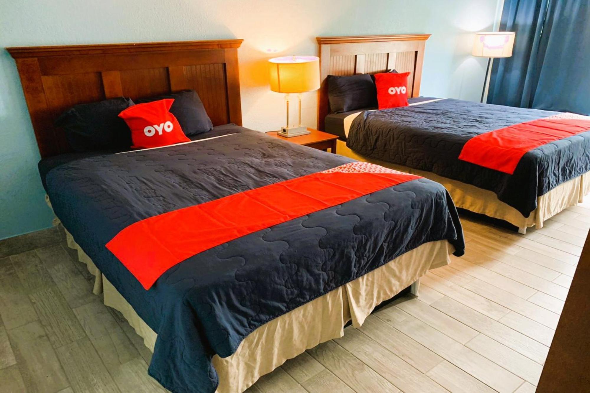 Oyo Hotel Dundee By Crystal Lake Eksteriør billede