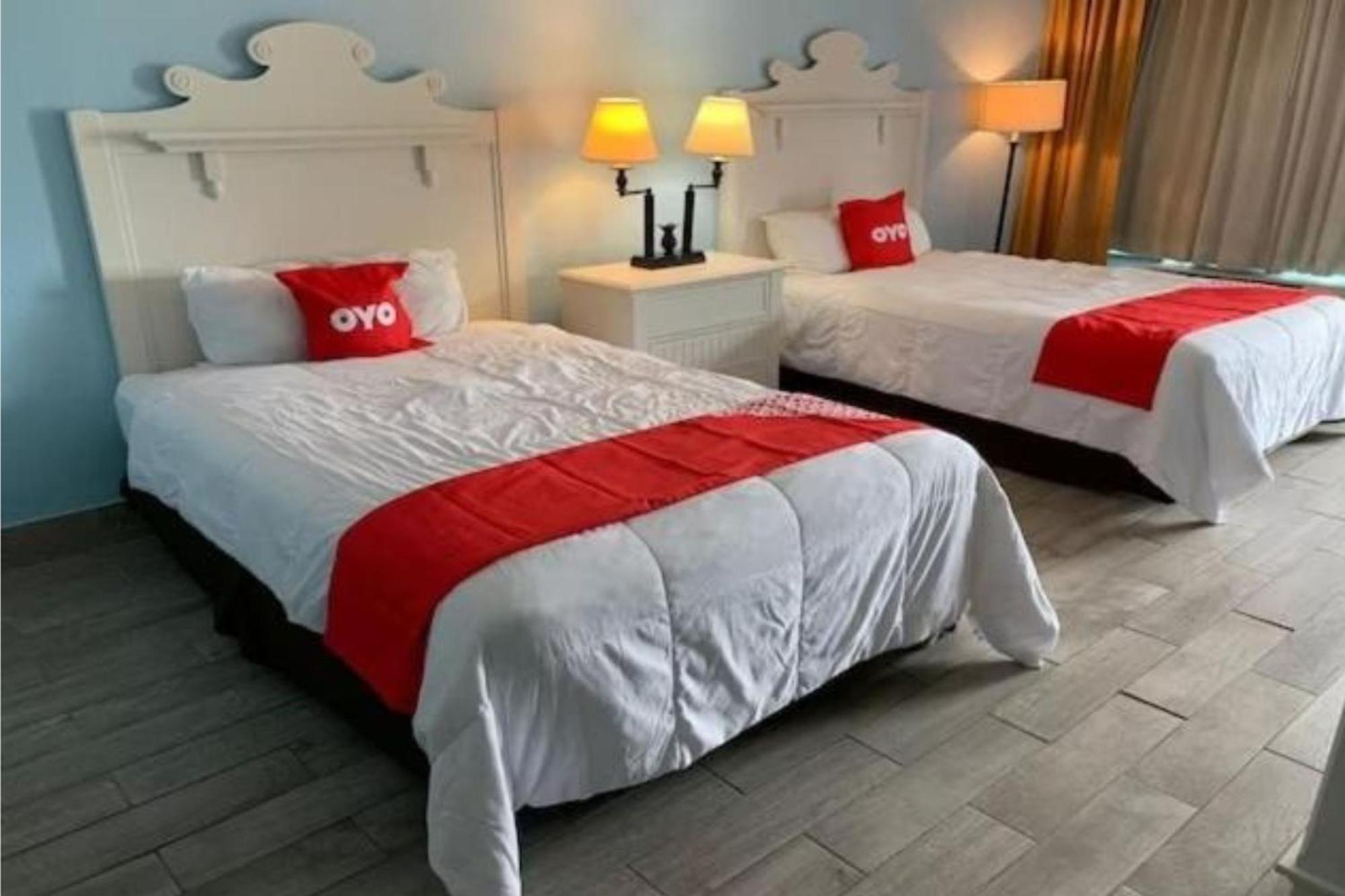 Oyo Hotel Dundee By Crystal Lake Eksteriør billede