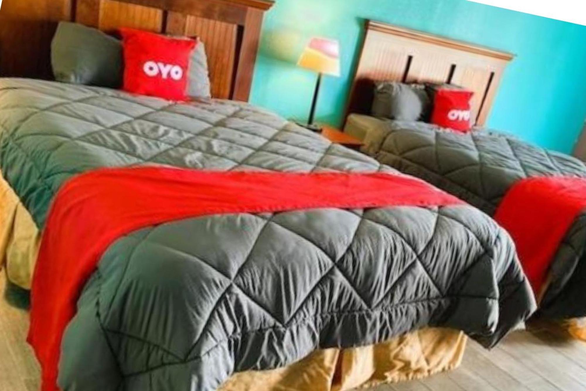 Oyo Hotel Dundee By Crystal Lake Eksteriør billede