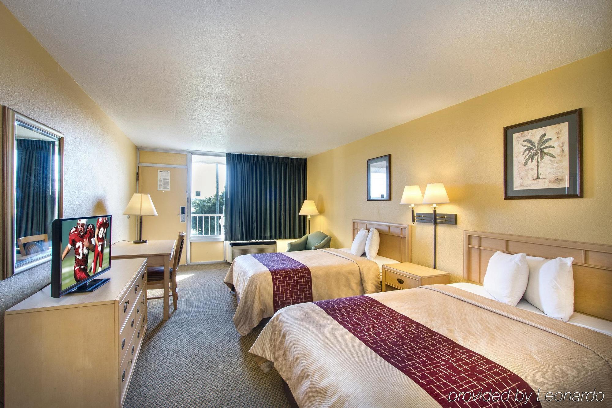Oyo Hotel Dundee By Crystal Lake Eksteriør billede